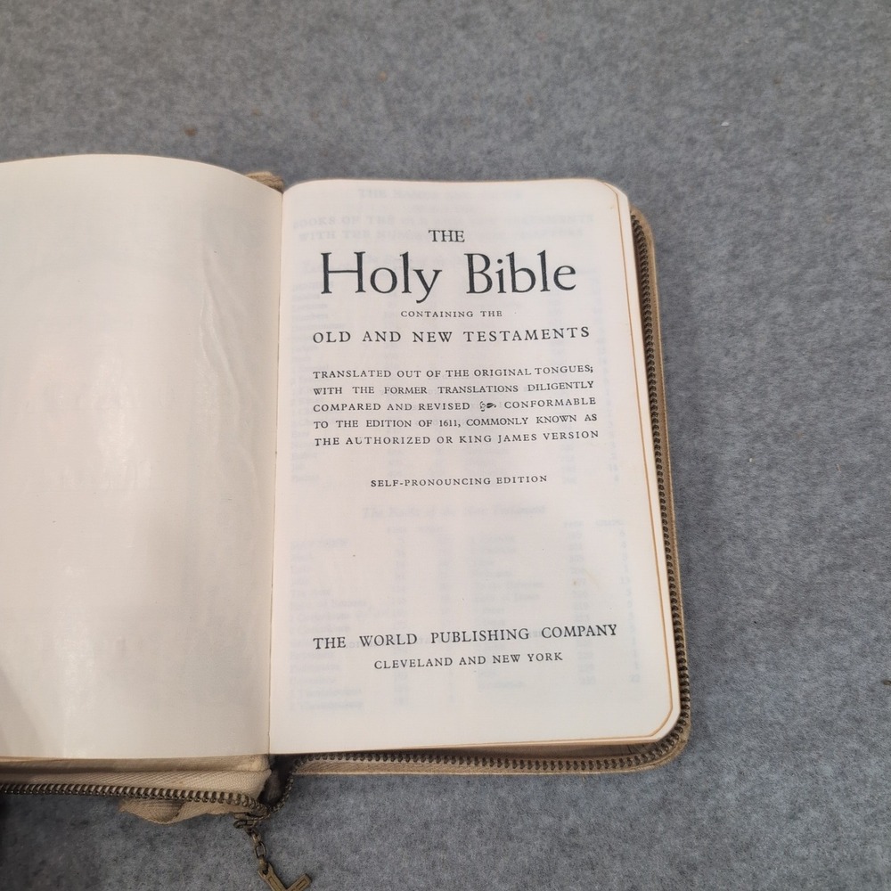Vintage King James Version Holy Bible World Publishing Zippered White Cover KJV - Picture 4 of 6